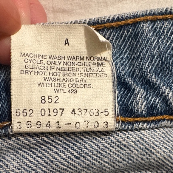 Classic Levi’s 941 denim shorts. 1997 - Picture 4 of 5